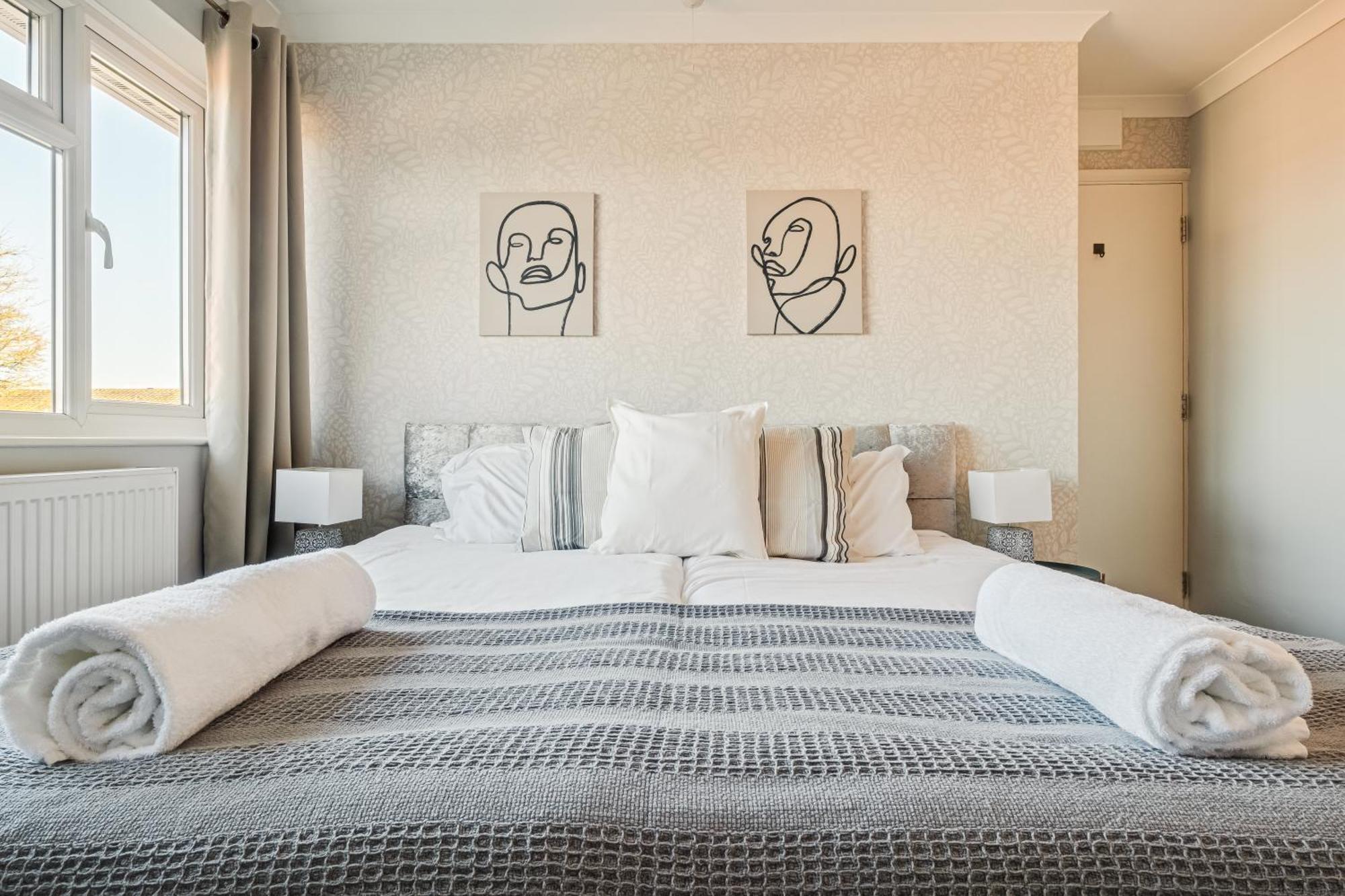Comfy And Freshly Redecorated Home By Our Home Short Stays Close To Town Centre With Free Parking 베드퍼드 외부 사진